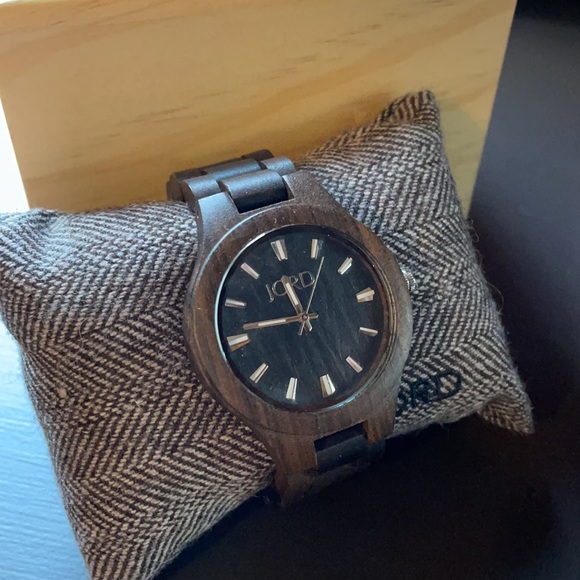 JORD Hand Crafted Wood Watch - Picture 2 of 4